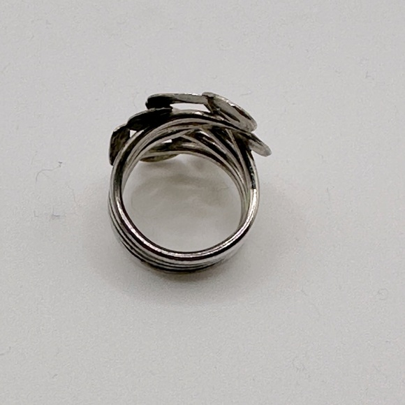 Elegant hammered sterling silver swirl design ring - size 7 - Picture 4 of 5